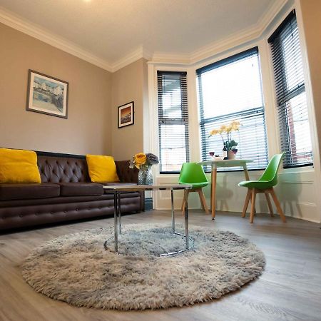Pass The Keys Amazing, Newly Renovated 5Bedroom House Sleeps 10 Scarborough Exterior foto
