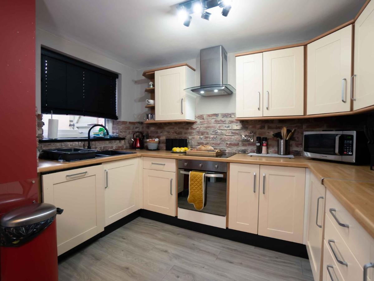 Pass The Keys Amazing, Newly Renovated 5Bedroom House Sleeps 10 Scarborough Exterior foto