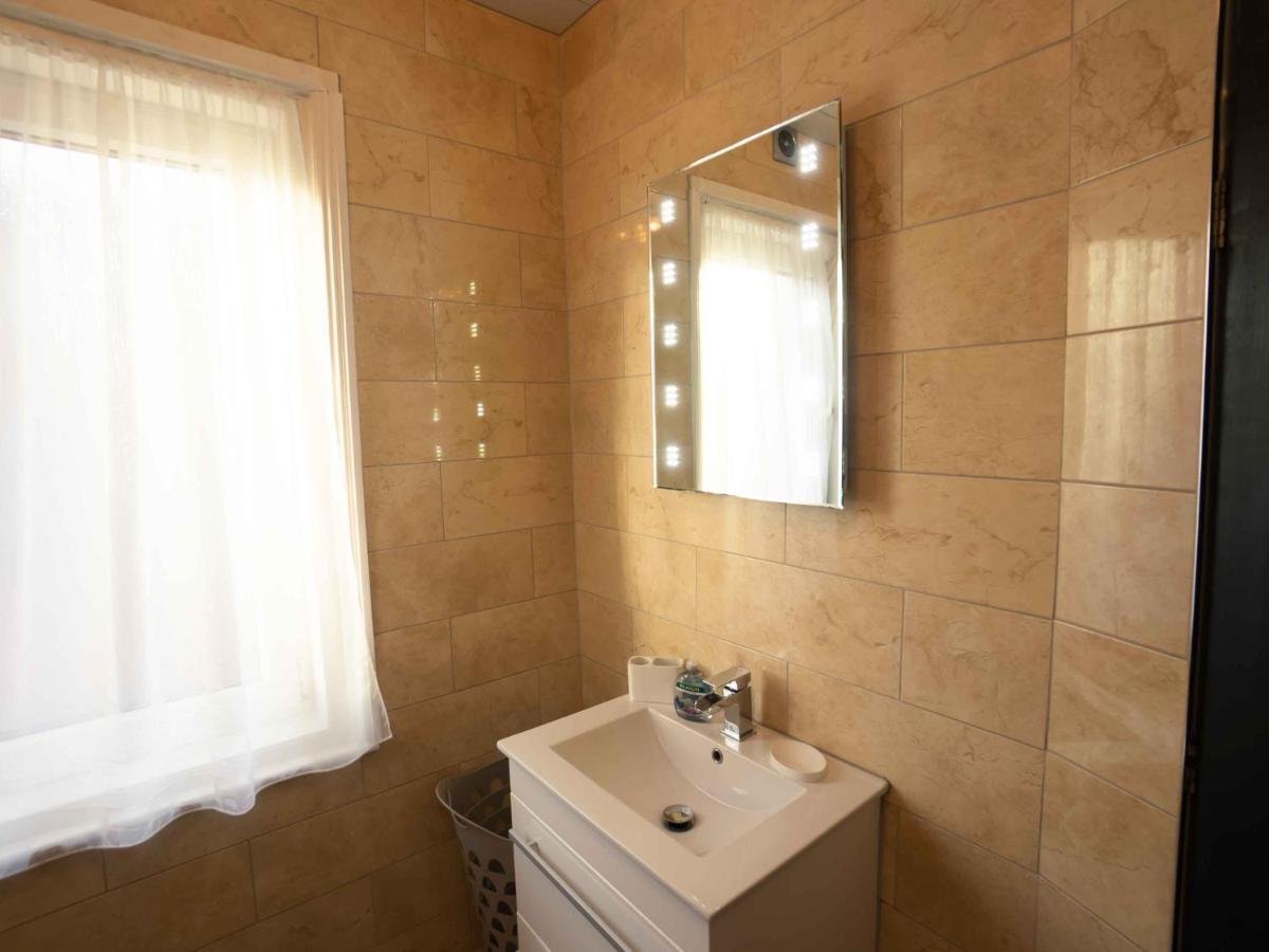 Pass The Keys Amazing, Newly Renovated 5Bedroom House Sleeps 10 Scarborough Exterior foto