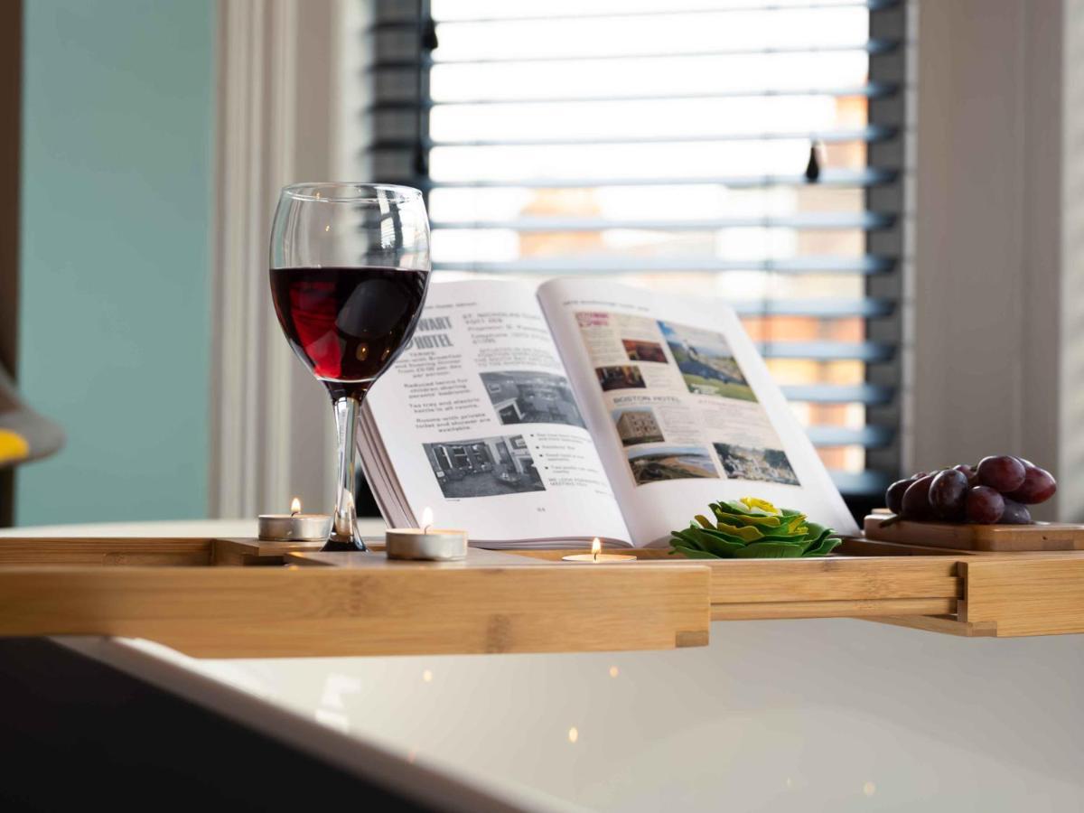 Pass The Keys Amazing, Newly Renovated 5Bedroom House Sleeps 10 Scarborough Exterior foto